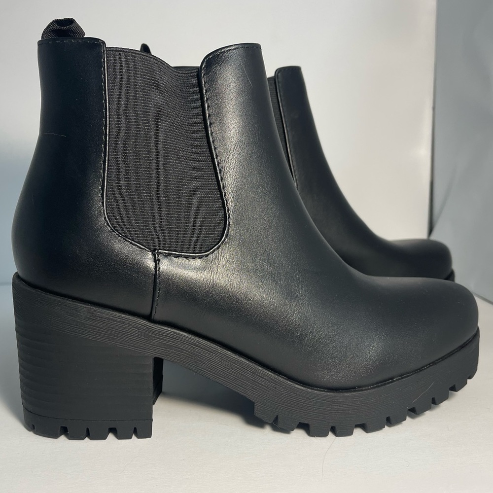 Soda ankle boots